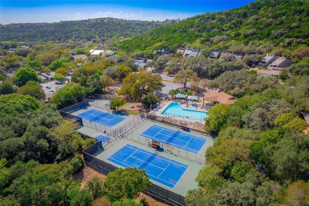 7211 Lakewood Drive #E118 Austin, TX 78750