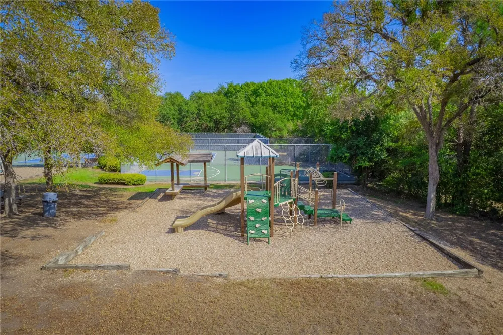 7211 Lakewood Drive #E118 Austin, TX 78750