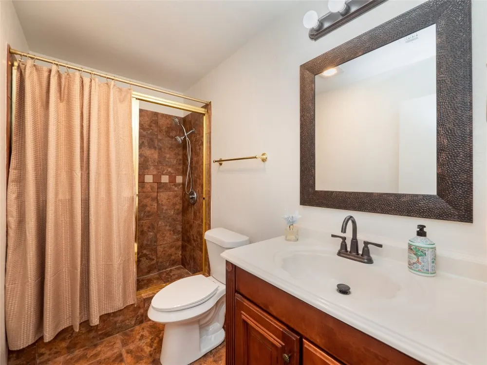7211 Lakewood Drive #E118 Austin, TX 78750