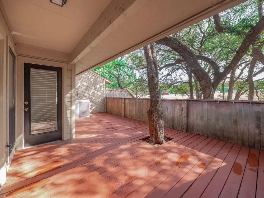 7211 Lakewood Drive #E118 Austin, TX 78750