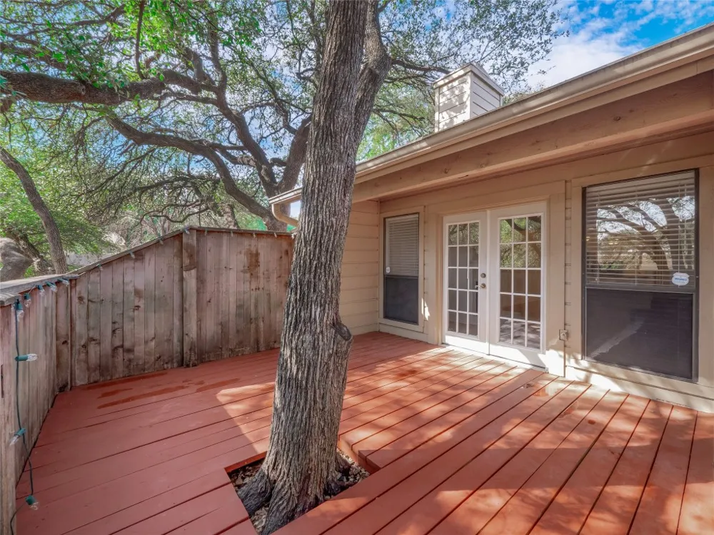 7211 Lakewood Drive #E118 Austin, TX 78750