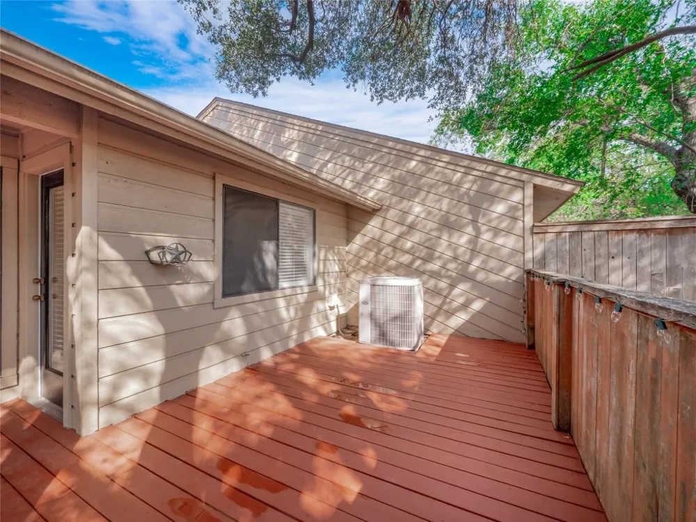 7211 Lakewood Drive #E118 Austin, TX 78750