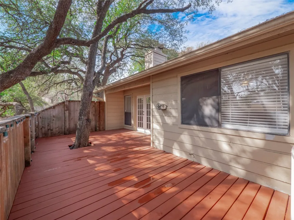 7211 Lakewood Drive #E118 Austin, TX 78750