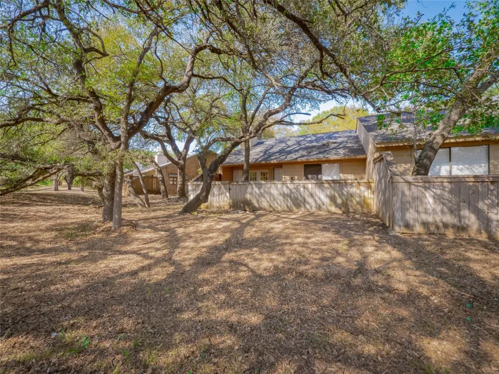 7211 Lakewood Drive #E118 Austin, TX 78750