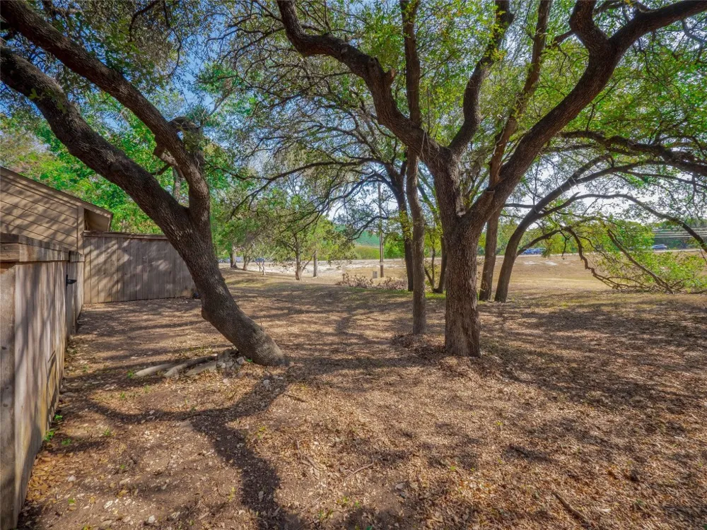 7211 Lakewood Drive #E118 Austin, TX 78750