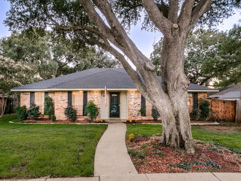 905 Summer Trail Flower Mound, TX 75028