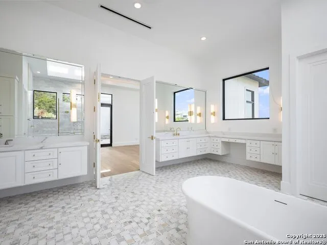21511 Privada Avila San Antonio, TX 78257