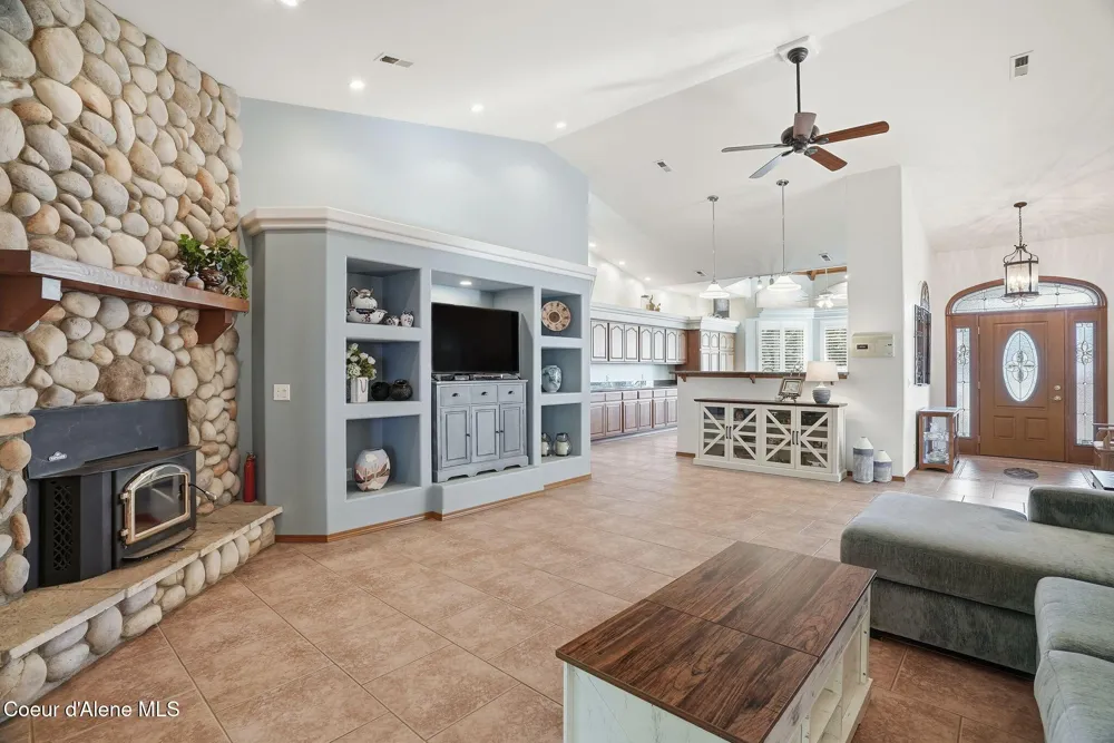 573 Tam Tam Drive Sagle, ID 83860