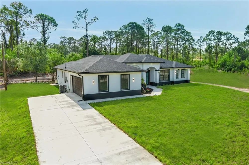 1506 EIGHTH AVE Lehigh Acres, FL 33972