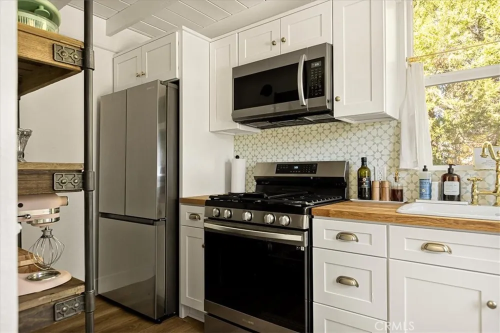 25660 Lo Lane Twin Peaks, CA 92391