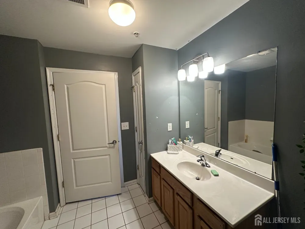 1224 Dogwood Court New Brunswick, NJ 08901