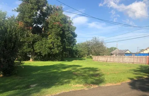 515 Lake Charles Avenue