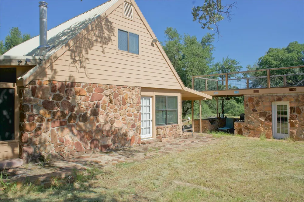 585 Hickory Spring Road Fredericksburg, TX 78624