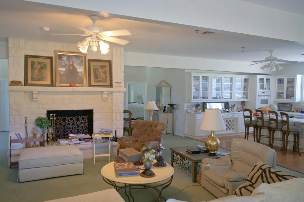 585 Hickory Spring Road Fredericksburg, TX 78624