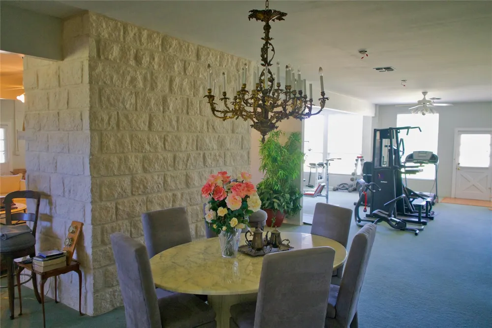 585 Hickory Spring Road Fredericksburg, TX 78624