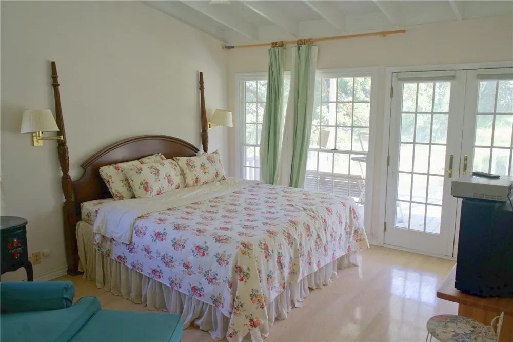 585 Hickory Spring Road Fredericksburg, TX 78624