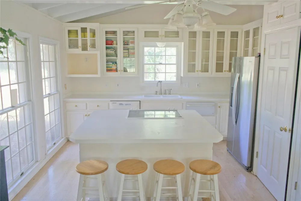 585 Hickory Spring Road Fredericksburg, TX 78624