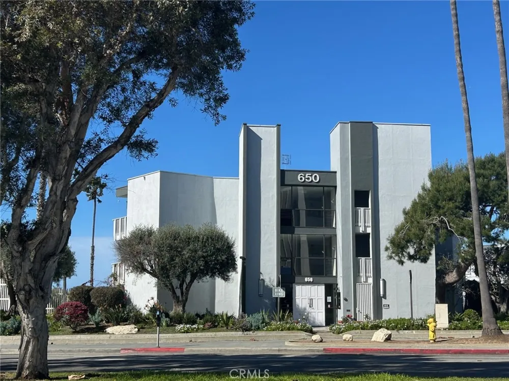 650 The Village #106