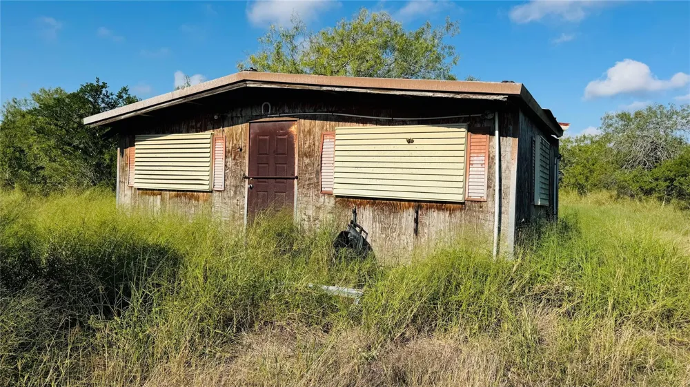 7 County Road 798 Sinton, TX 78387