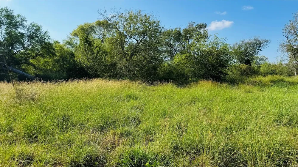 7 County Road 798 Sinton, TX 78387