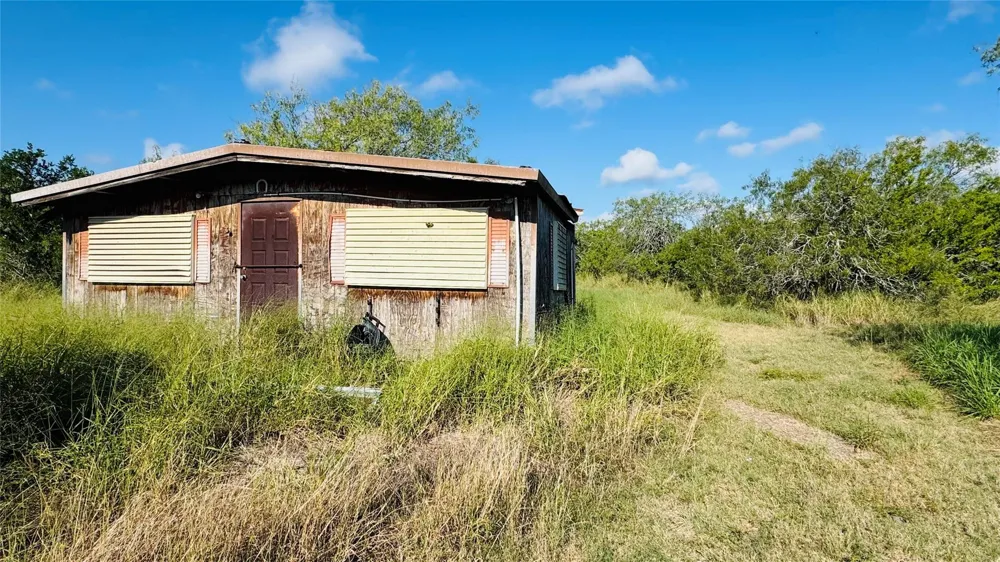 7 County Road 798 Sinton, TX 78387