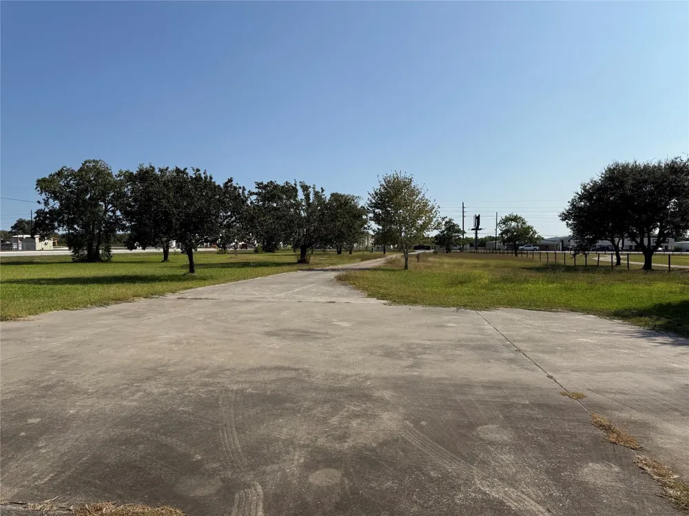 7523 Fm 3180 Road Baytown, TX 77523