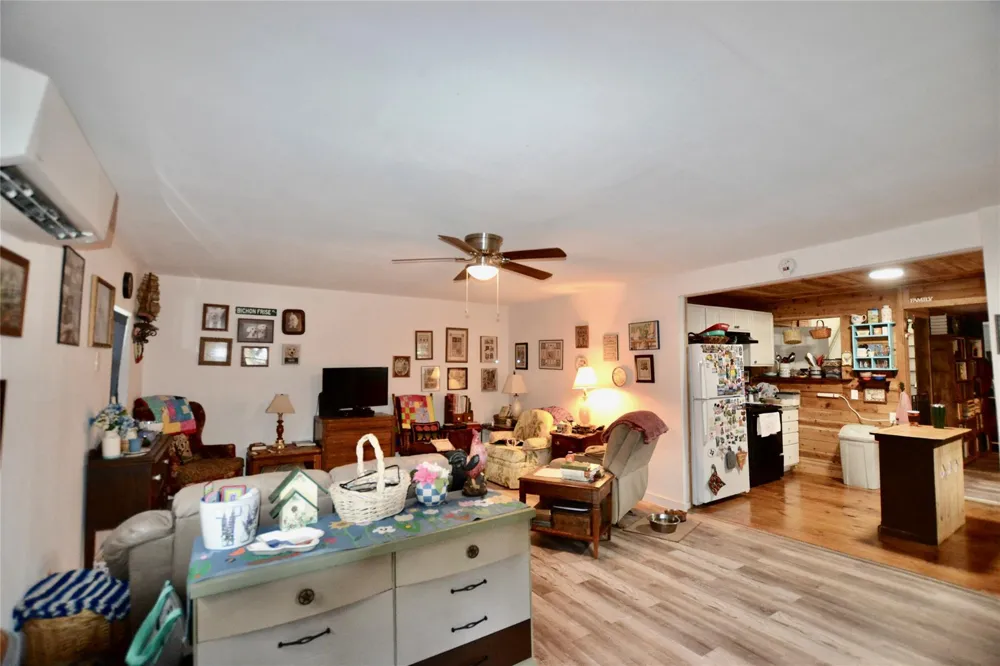 458 Rain Forest Road Onalaska, TX 77360