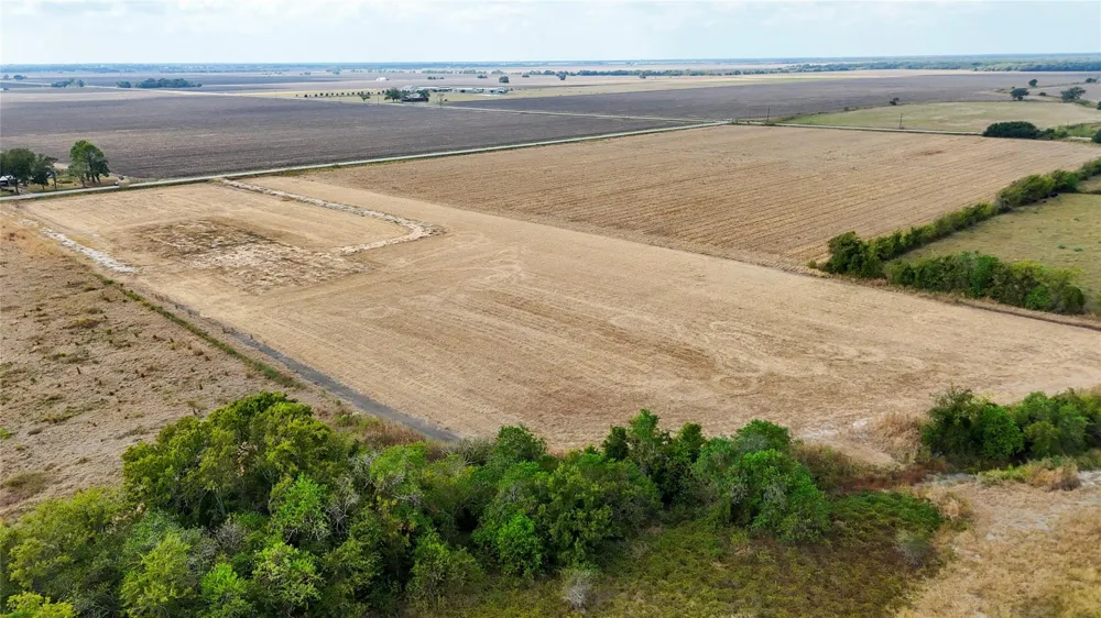 3046 County Road 356 Louise, TX 77455