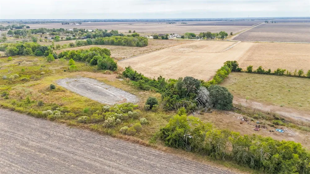 3046 County Road 356 Louise, TX 77455
