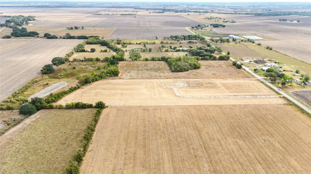 3046 County Road 356 Louise, TX 77455