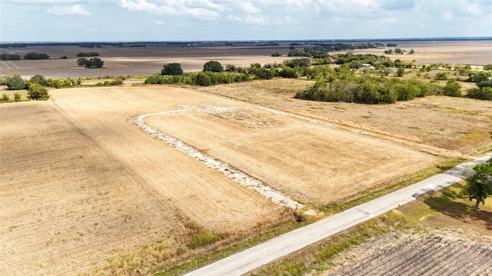 3046 County Road 356 Louise, TX 77455