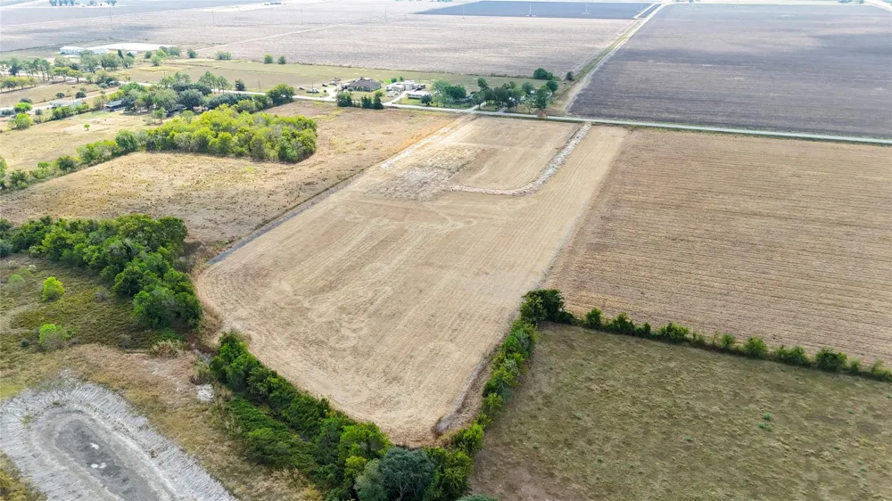 3046 County Road 356 Louise, TX 77455