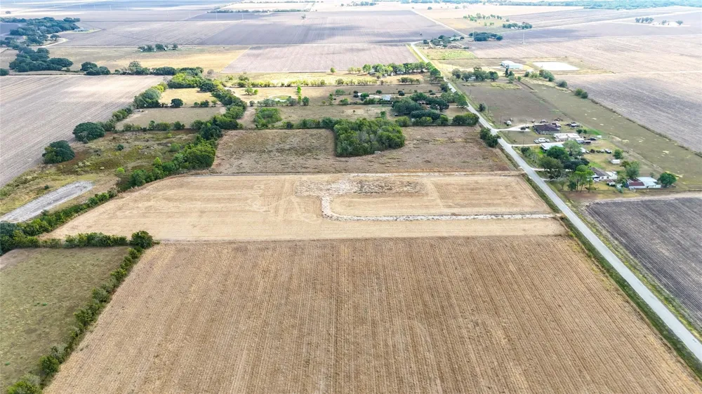 3046 County Road 356 Louise, TX 77455