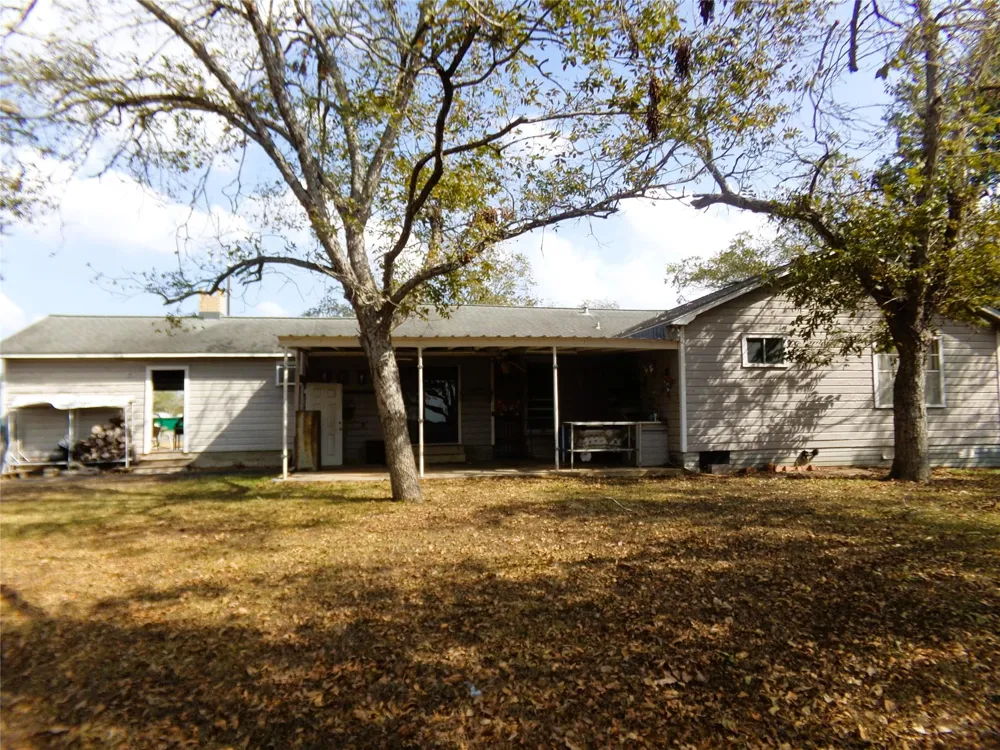 403 West Street Weimar, TX 78962