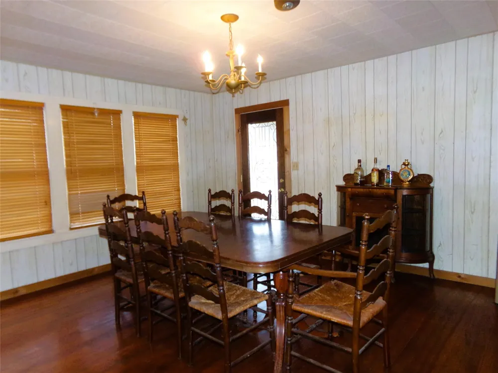 403 West Street Weimar, TX 78962