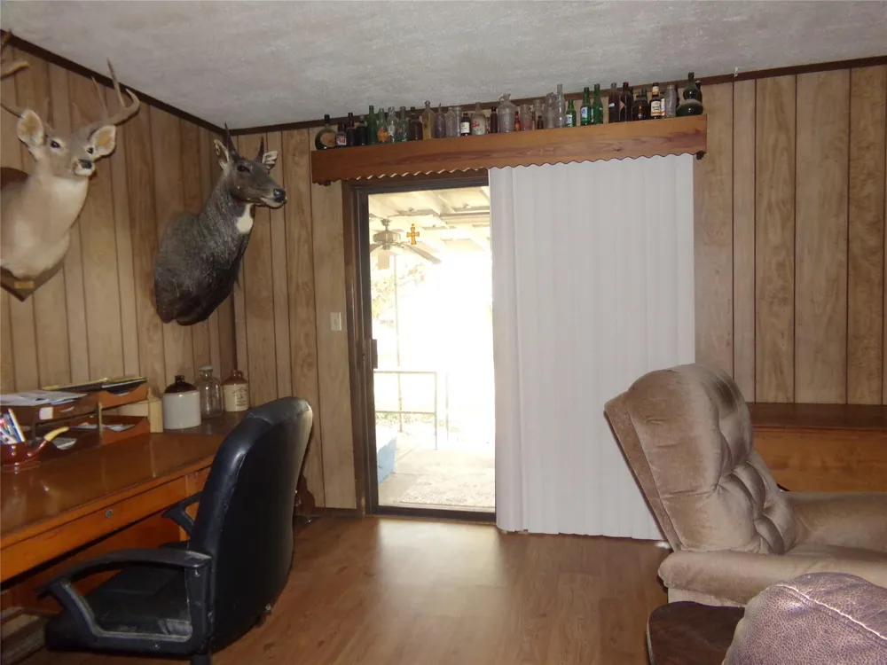 403 West Street Weimar, TX 78962