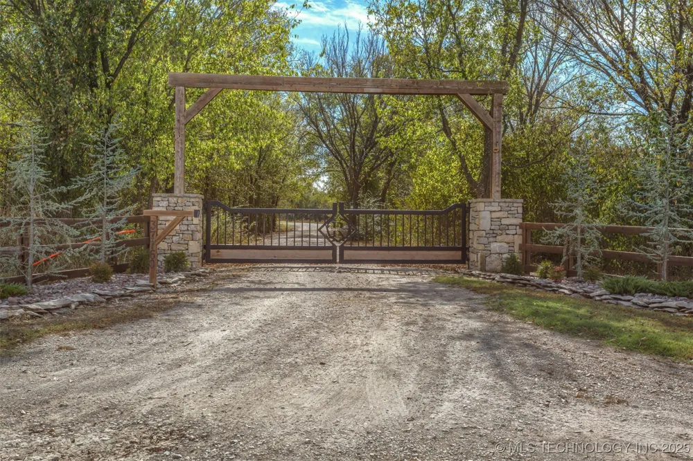 37760 E 171st Street S Porter, OK 74454