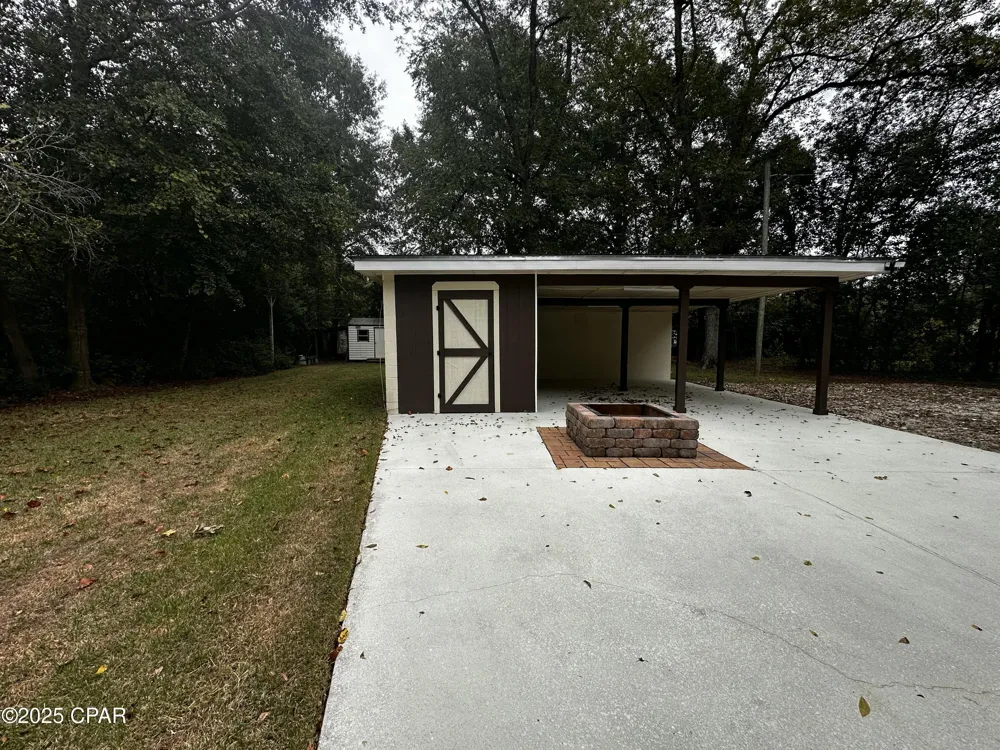 2986 Daniels Street Marianna, FL 32446
