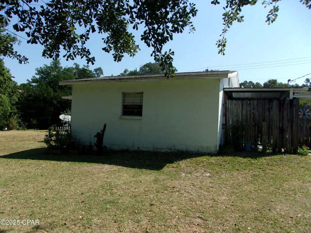 703 S Weeks Street Bonifay, FL 32425