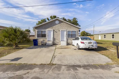 803 E 10TH COURT #A & B