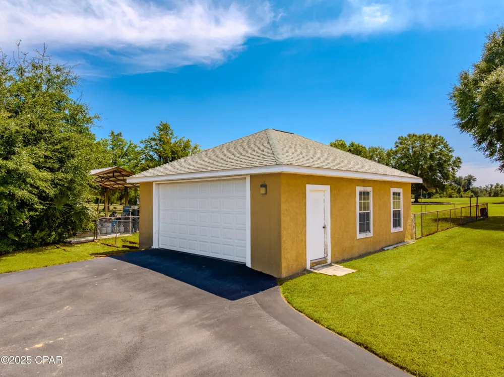 5239 Oak Drive Marianna, FL 32446