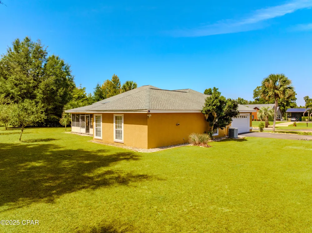 5239 Oak Drive Marianna, FL 32446