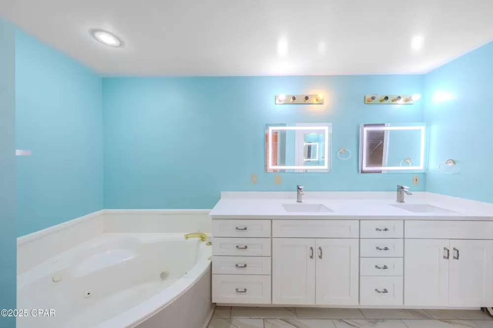 5239 Oak Drive Marianna, FL 32446