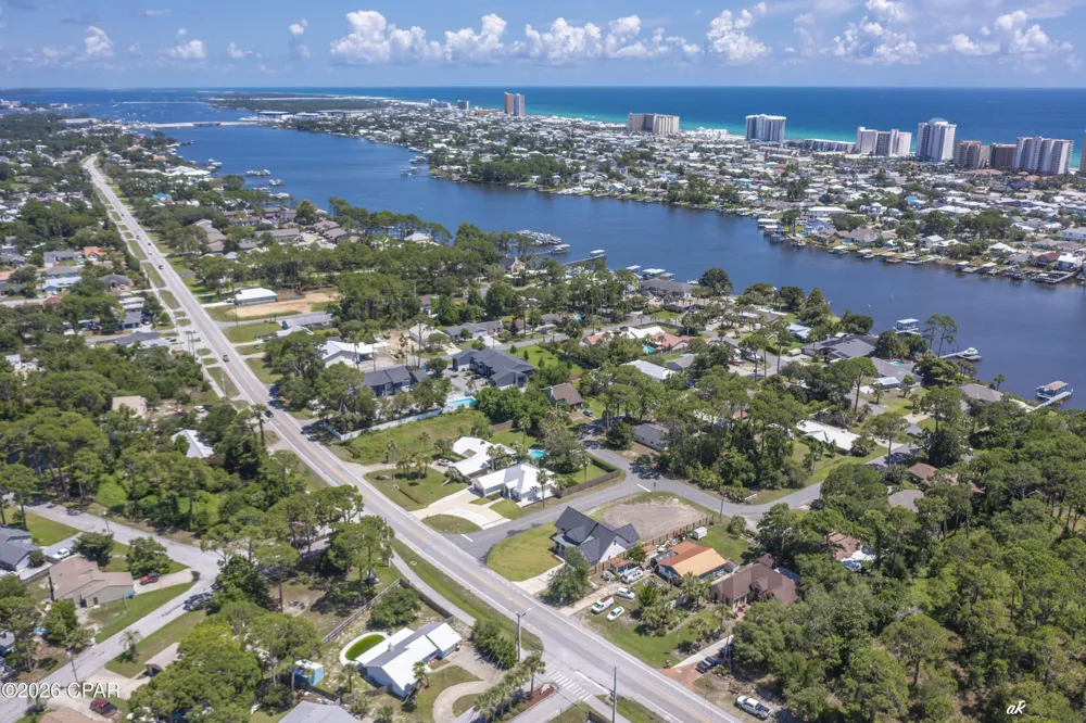 7213 Lagoon Drive Panama City, FL 32408