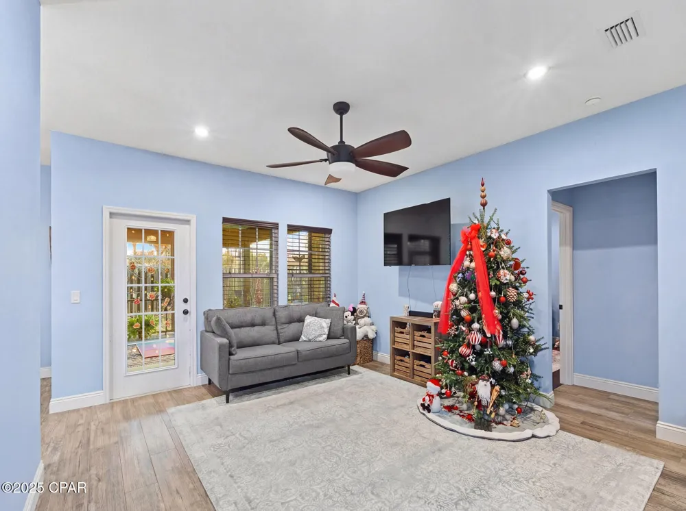 1008 E 10th Street Lynn Haven, FL 32444