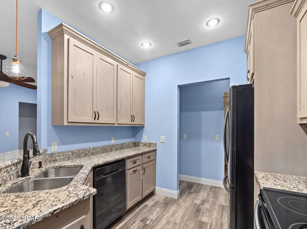 1008 E 10th Street Lynn Haven, FL 32444