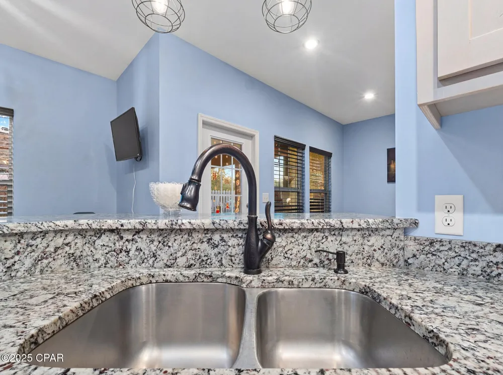 1008 E 10th Street Lynn Haven, FL 32444