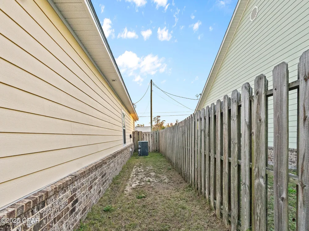 1008 E 10th Street Lynn Haven, FL 32444