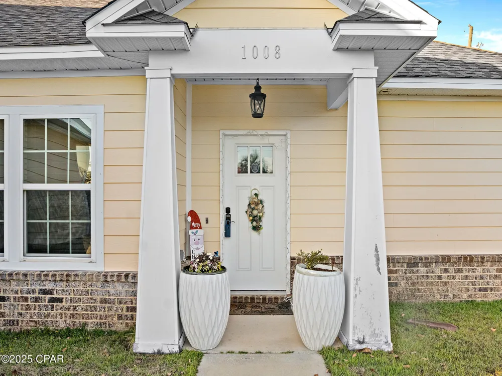 1008 E 10th Street Lynn Haven, FL 32444