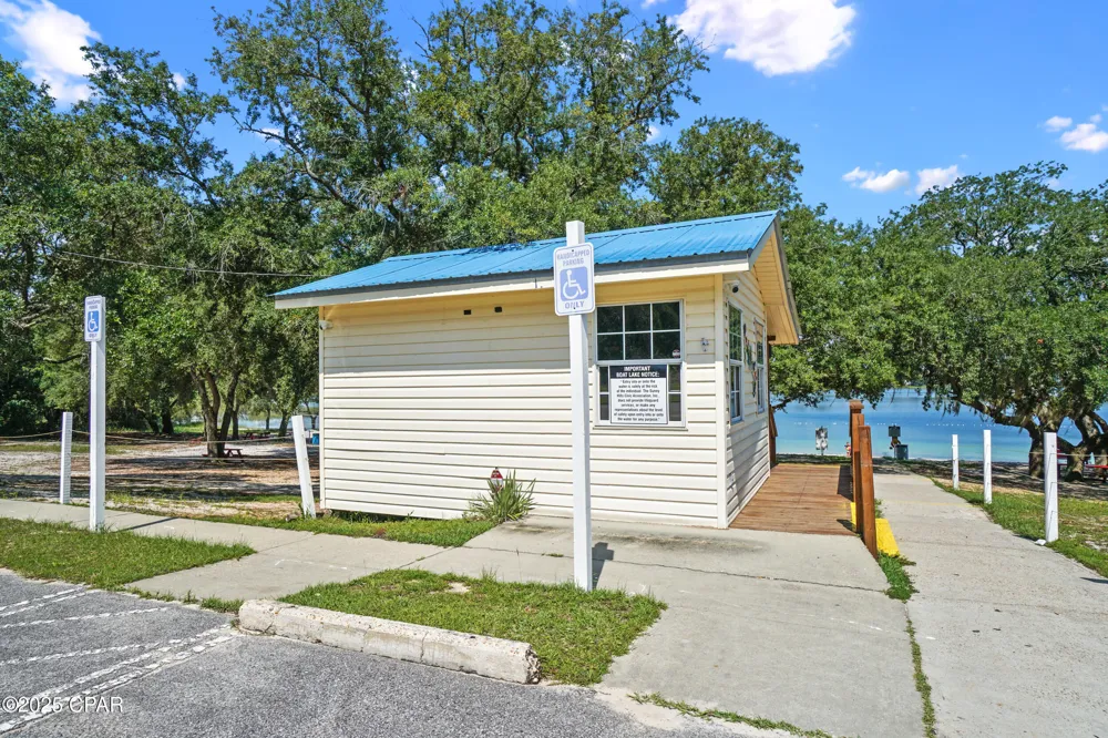 15 Trellis Drive Chipley, FL 32428